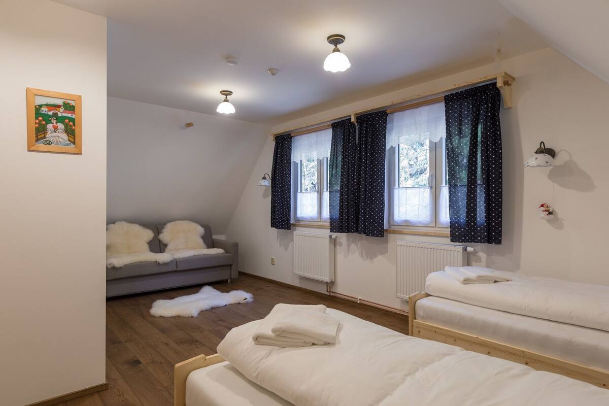 1 bedroom, free WiFi, bed sheets