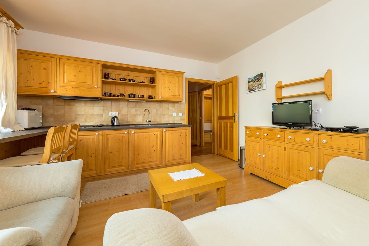 1 bedroom, free WiFi, bed sheets