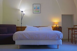 Bureau, rideaux occultants, chambres insonorisées