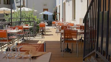 Mittagessen und Abendessen, lokale Küche