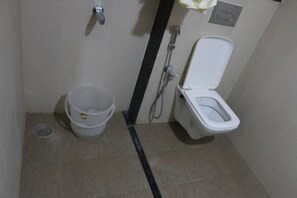 Habitación doble, 1 cama matrimonial, para no fumadores | Baño | Regadera