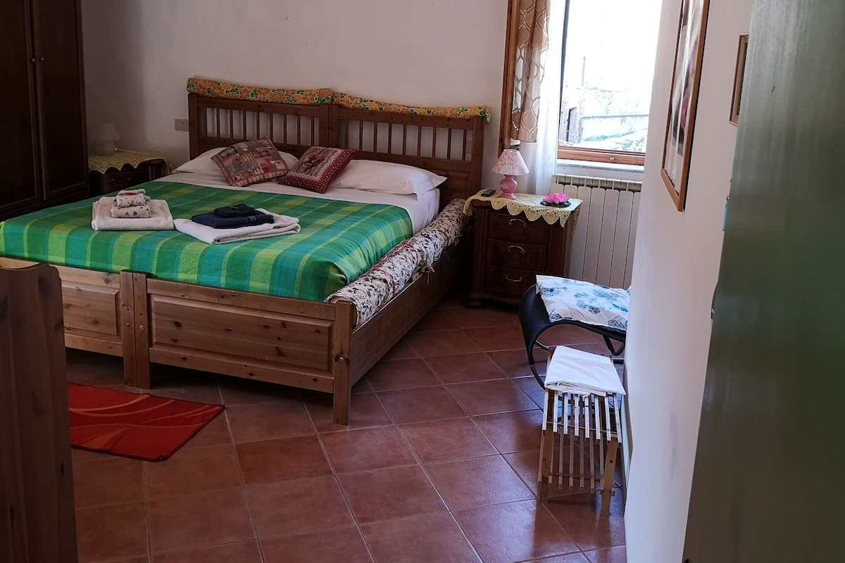 Double Room, Corner (Private external bathroom) | Down duvets, minibar, desk, free WiFi