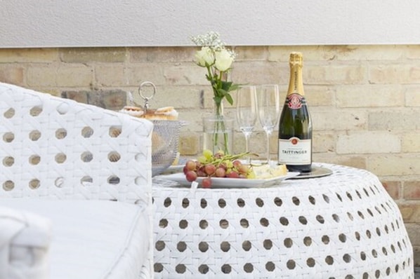 Courtyard - Citystay Living - Eagle Yard (Cambridge)