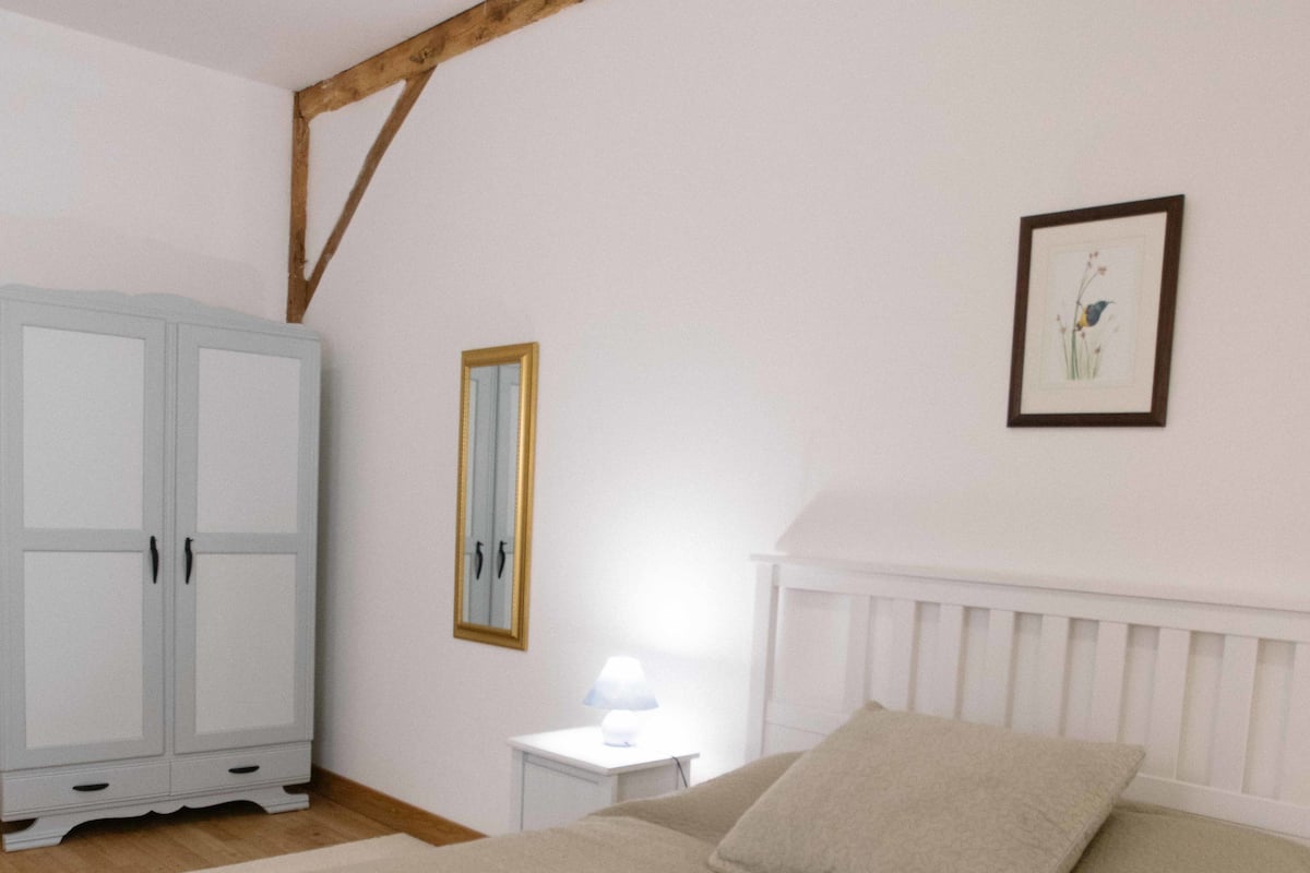 Double Room | Iron/ironing board, free WiFi, bed sheets