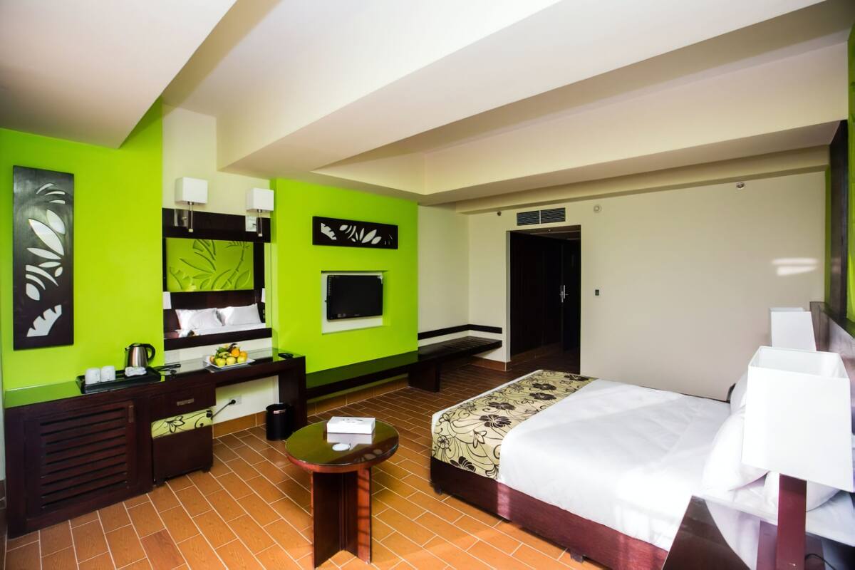 Free cots/infant beds, rollaway beds