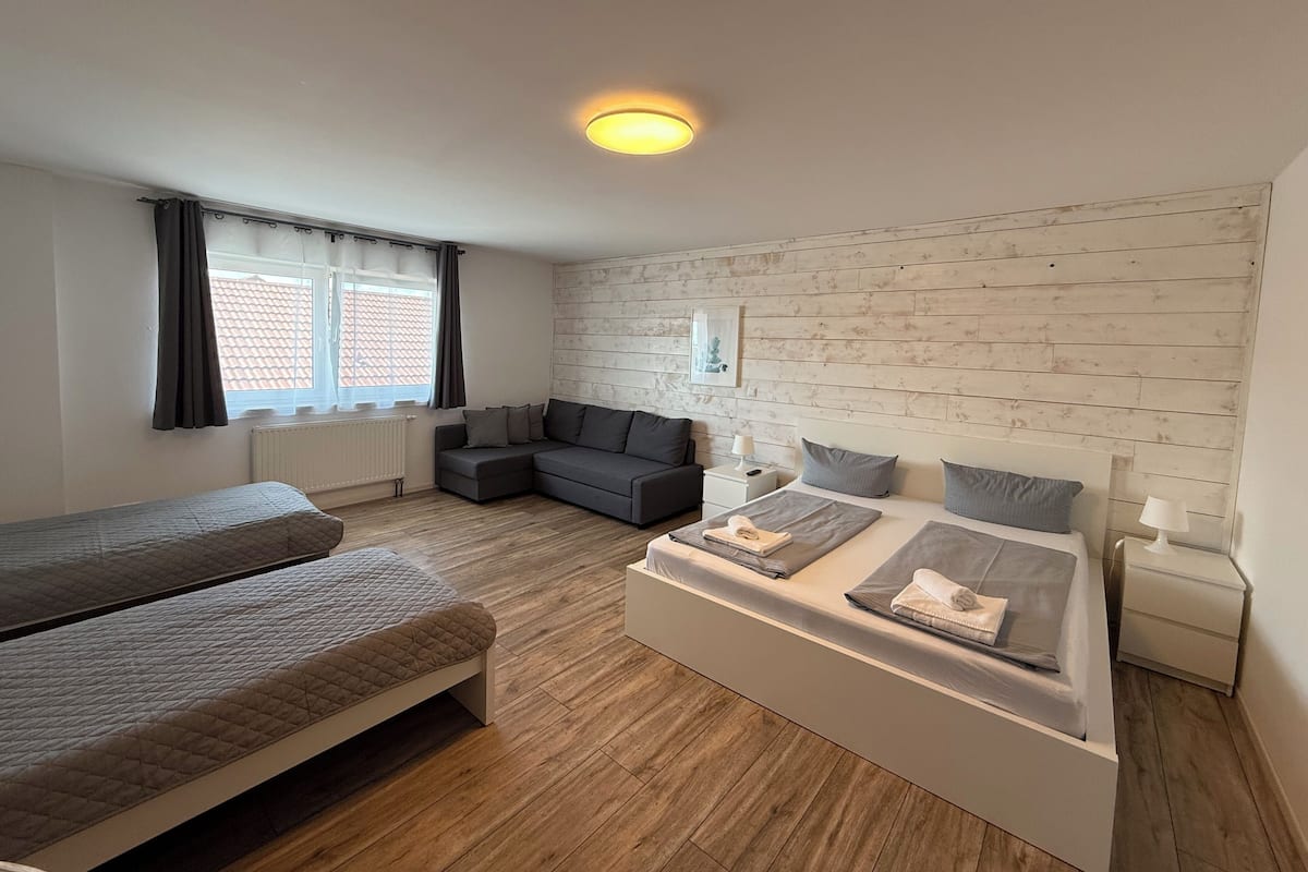 Comfort Quadruple Room, Non Smoking | Hypo-allergenic bedding, iron/ironing board, free WiFi, bed sheets