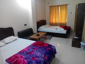 WiFi (無料)、ベッドシーツ