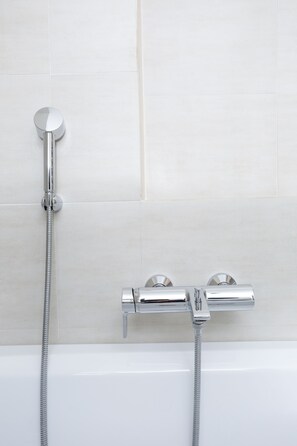 Apartment, 2 Bedrooms | Bathroom shower