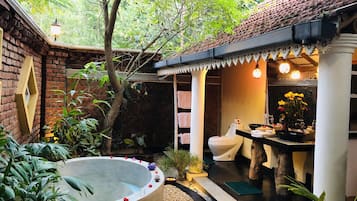 Luxury Villa, 2 Bedrooms, Non Smoking | Deep soaking bathtub