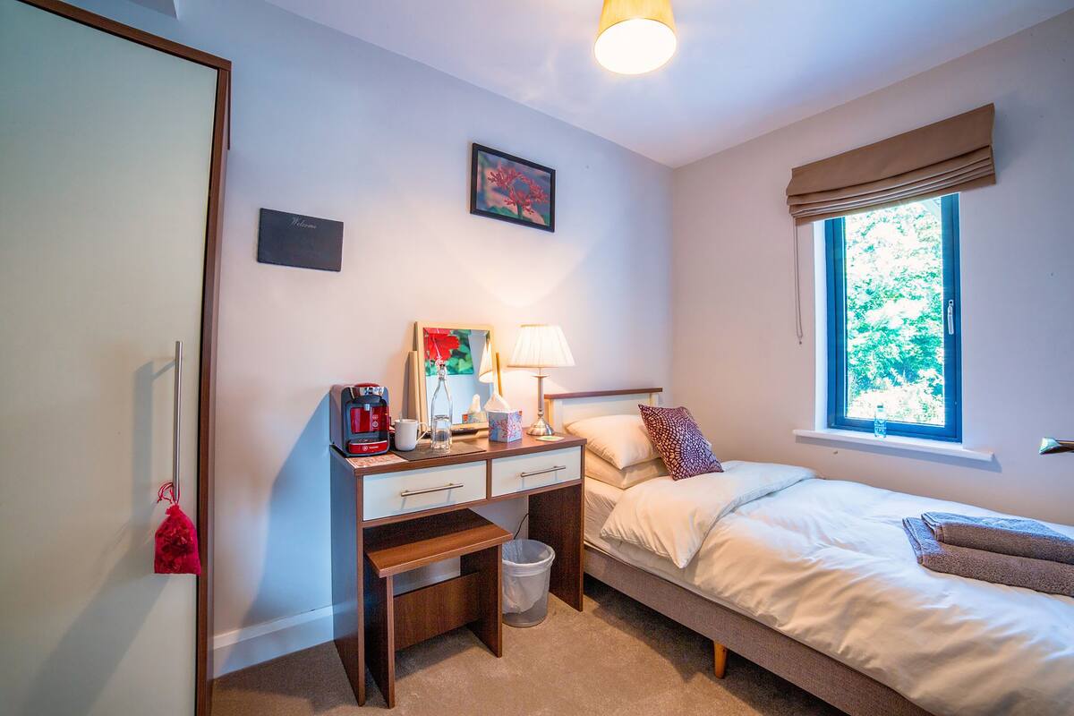 Blackout curtains, soundproofing, iron/ironing board, free WiFi