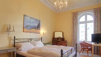 Comfort-Doppelzimmer | Wohnbereich | Flachbildfernseher