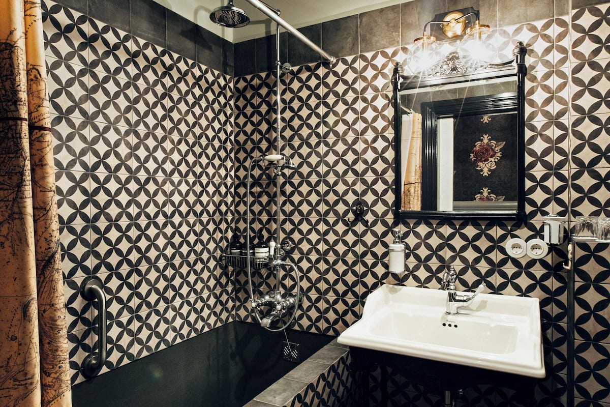 grand double or twin room, private bathroom | bathroom | free toiletries, hair dryer, bathrobes, towels