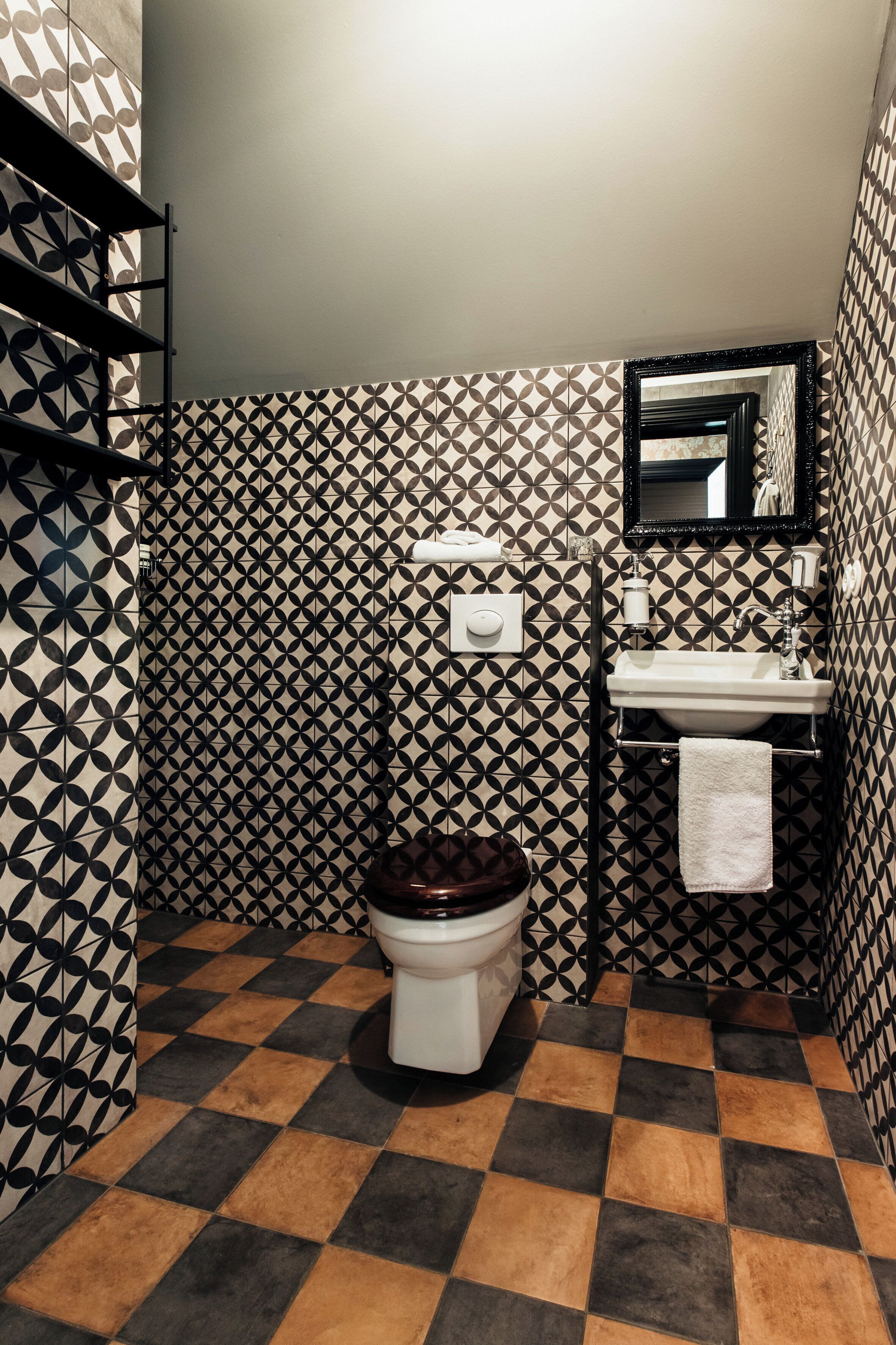 standard single room, private bathroom | bathroom | free toiletries, hair dryer, bathrobes, towels