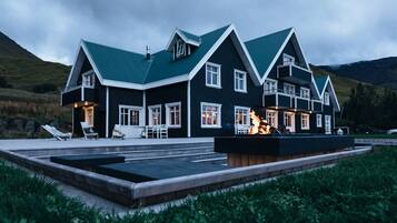 Façade de lâhĂ©bergement - soirĂ©e/nuit