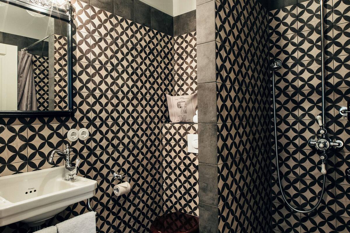 suite | bathroom | free toiletries, hair dryer, bathrobes, towels