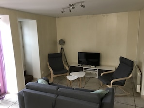 Cottage, Ensuite (La Bourguignotte) | Lounge - La Bourguignotte (Saint-Léger-sur-Dheune)