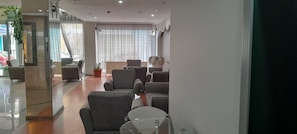 Lobby sitting area - Turk Inn Uzcan Hotel (Usak)