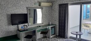 1 quarto, roupas de cama premium, escrivaninha