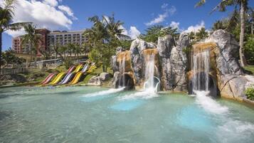 Kolam renang outdoor