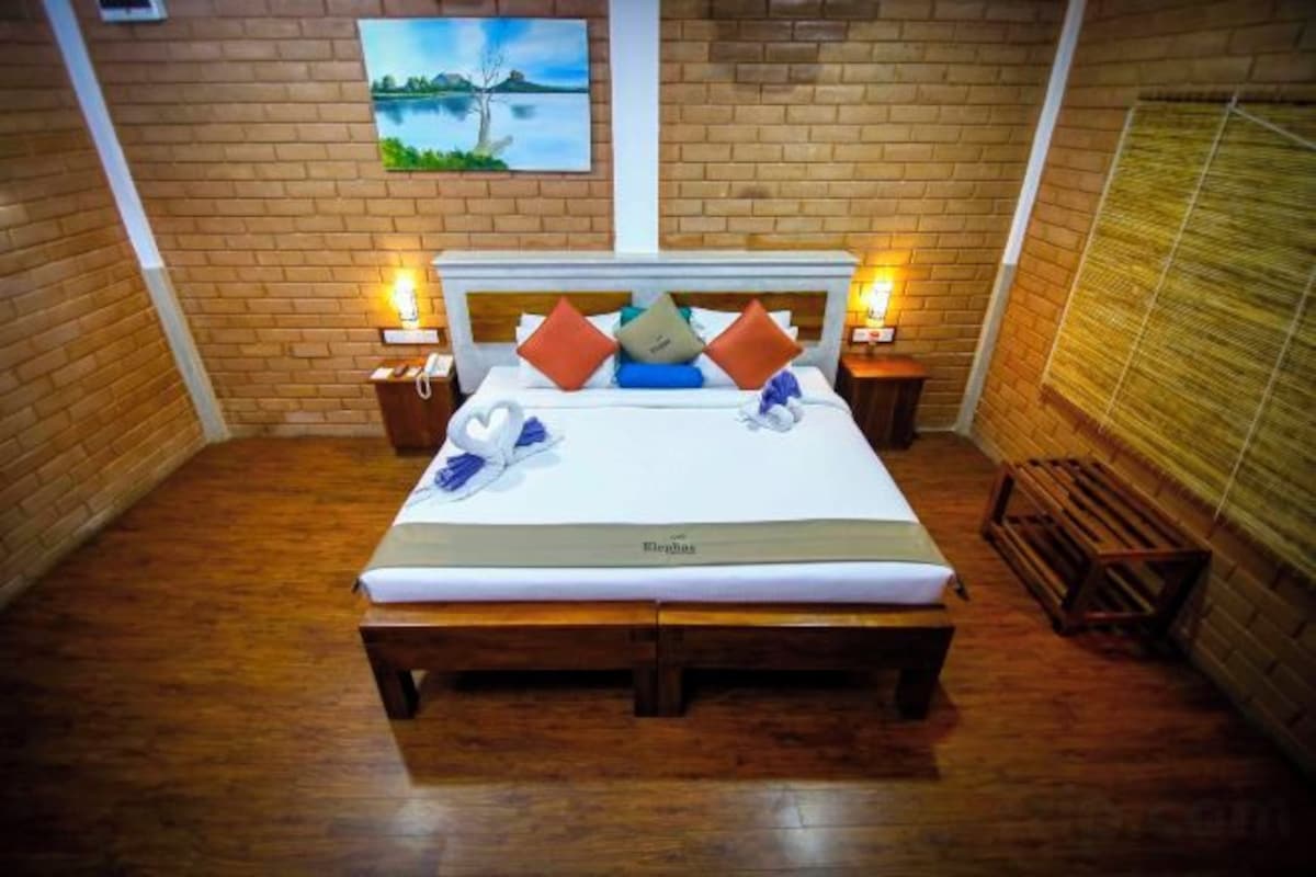 Caja de seguridad en la habitación, wifi gratis y ropa de cama 