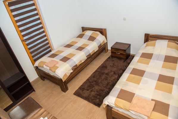 In-room safe, iron/ironing board, free cribs/infant beds, free WiFi - Motel Orhideja (Donji Vakuf)