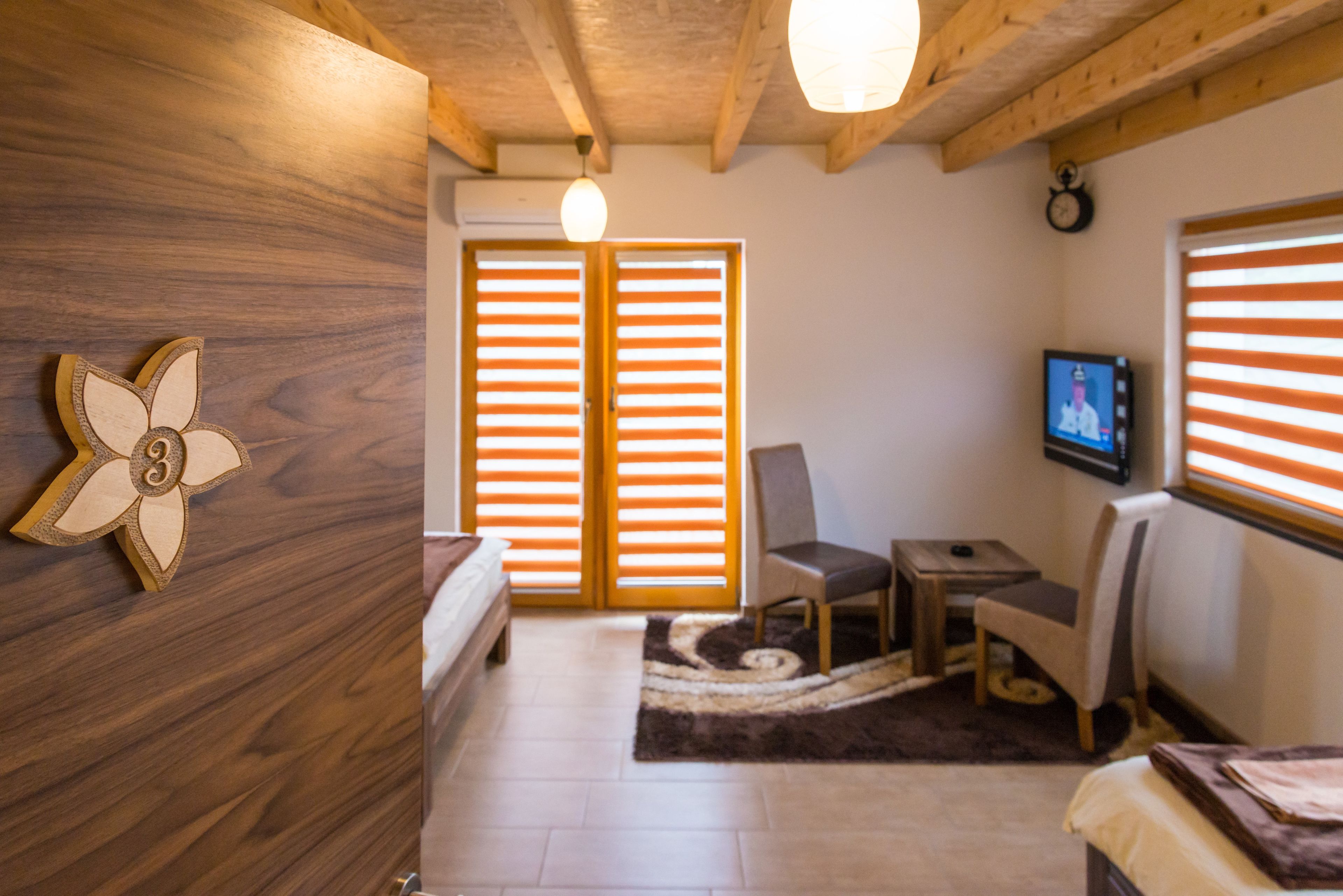 Tremannsrom – comfort | Safe på rommet, strykejern/-brett og barnesenger (inkludert)