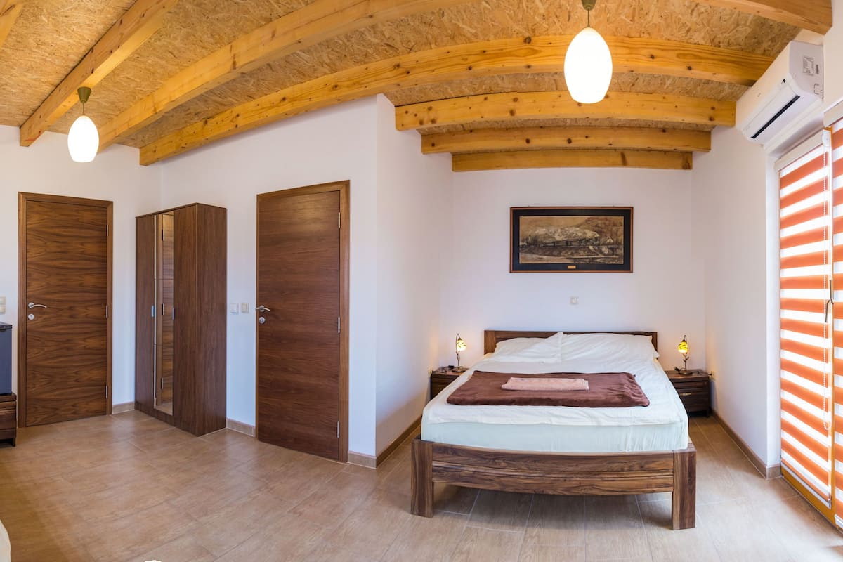 Comfort Triple Room | In-room safe, iron/ironing board, free cribs/infant beds, free WiFi