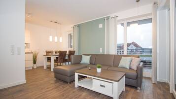 Departamento (W25, incl. end cleaning fee €91) | Sala de estar | Televisión de pantalla plana