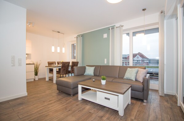Appartement (W25, incl. end cleaning fee €91) | Salle de séjour | Téléviseur à écran plat