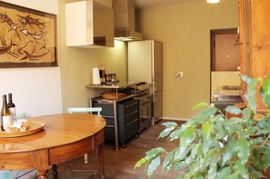 Appartement, 2 chambres | Salle à manger