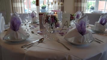 Lunch and dinner served, Regional cuisine