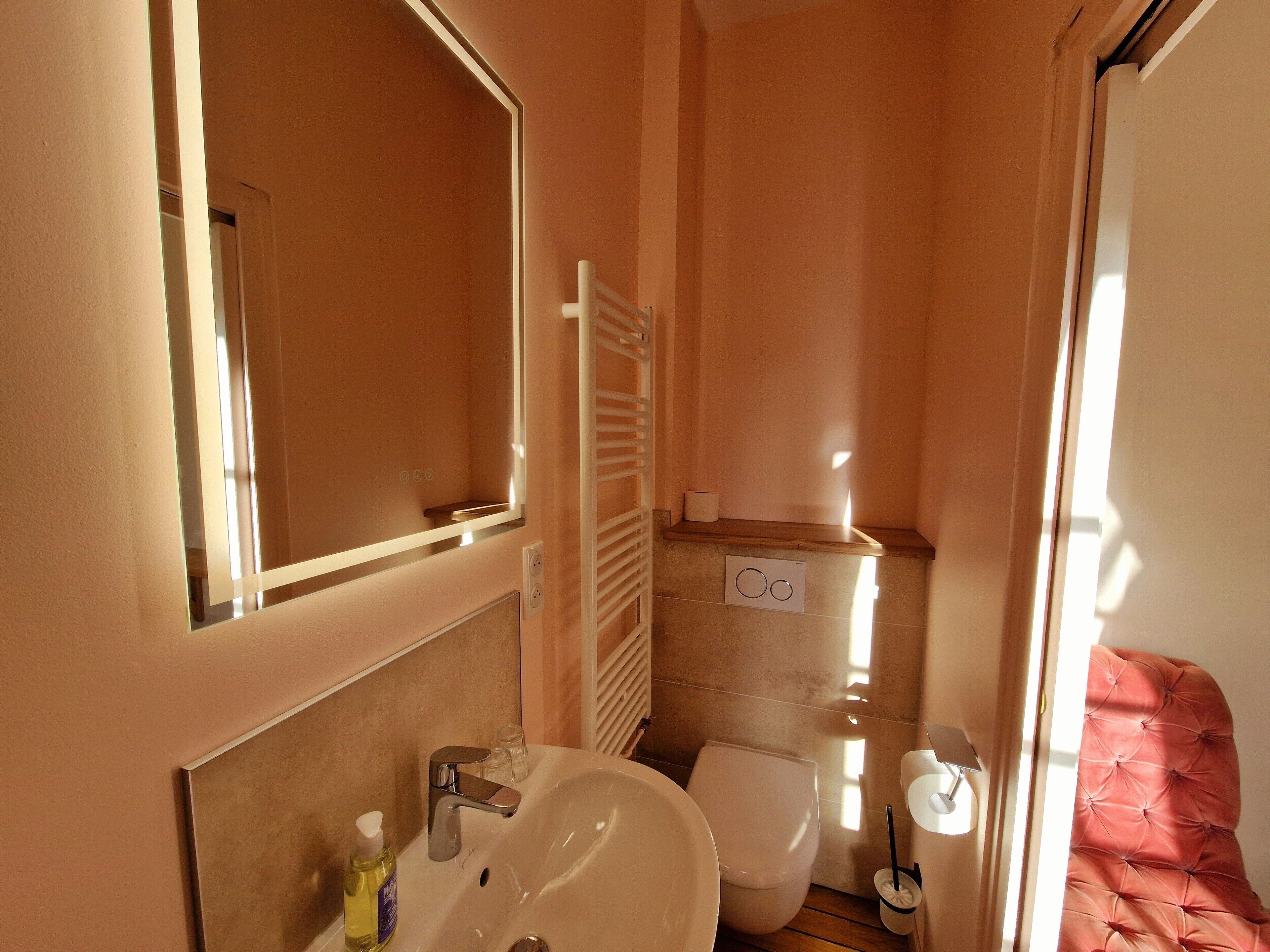 double room | bathroom | shower, free toiletries, towels