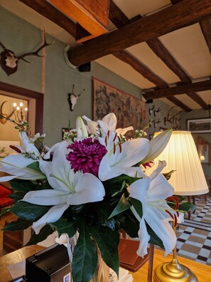 Reception - Hotel De L'Abbaye (Longpont)