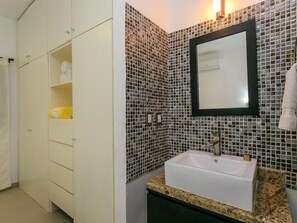 Apartment, 2 Bedrooms | Bathroom | Shower, free toiletries, hair dryer, towels
