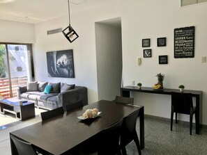 Apartment, 2 Bedrooms | In-room dining