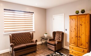 Apartment, 1 Bedroom, Kitchen, Garden View | Room amenity - Cyrus House (Dartford)