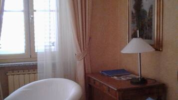 Comfort Triple Room | Minibar, free WiFi