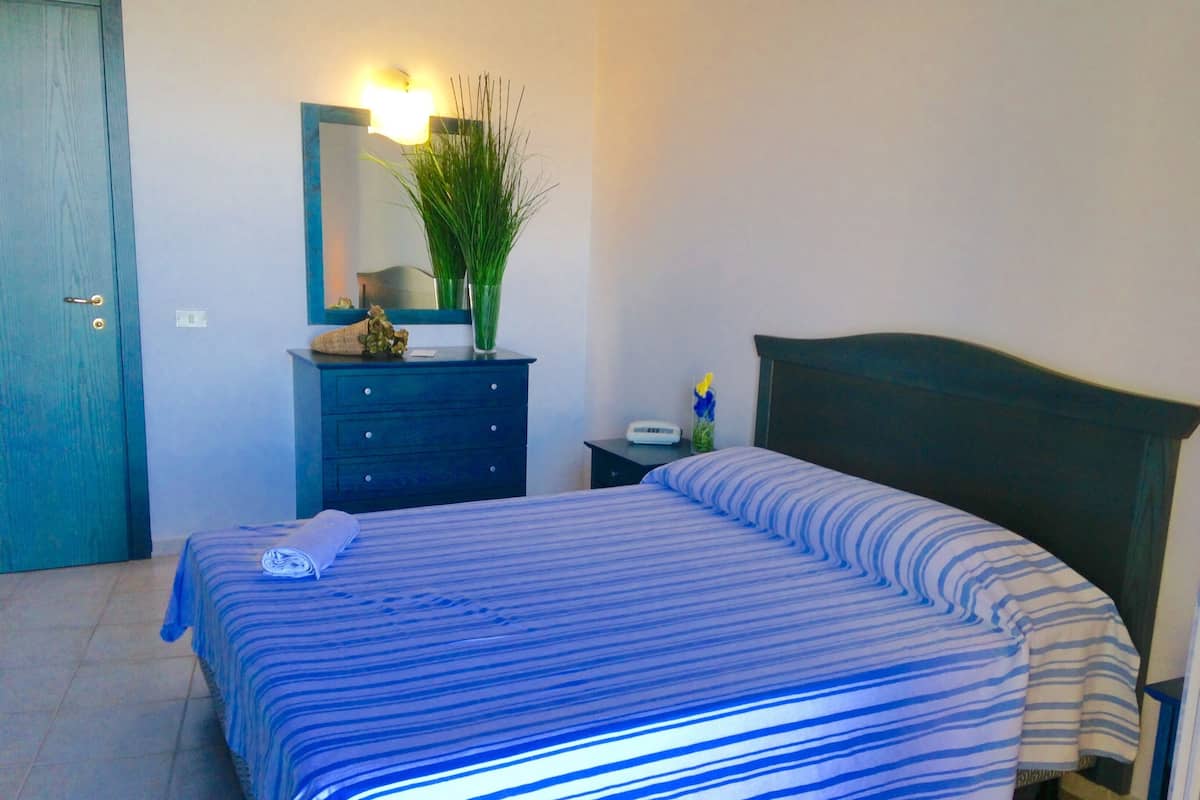Individually decorated, individually furnished, desk, cribs/infant beds