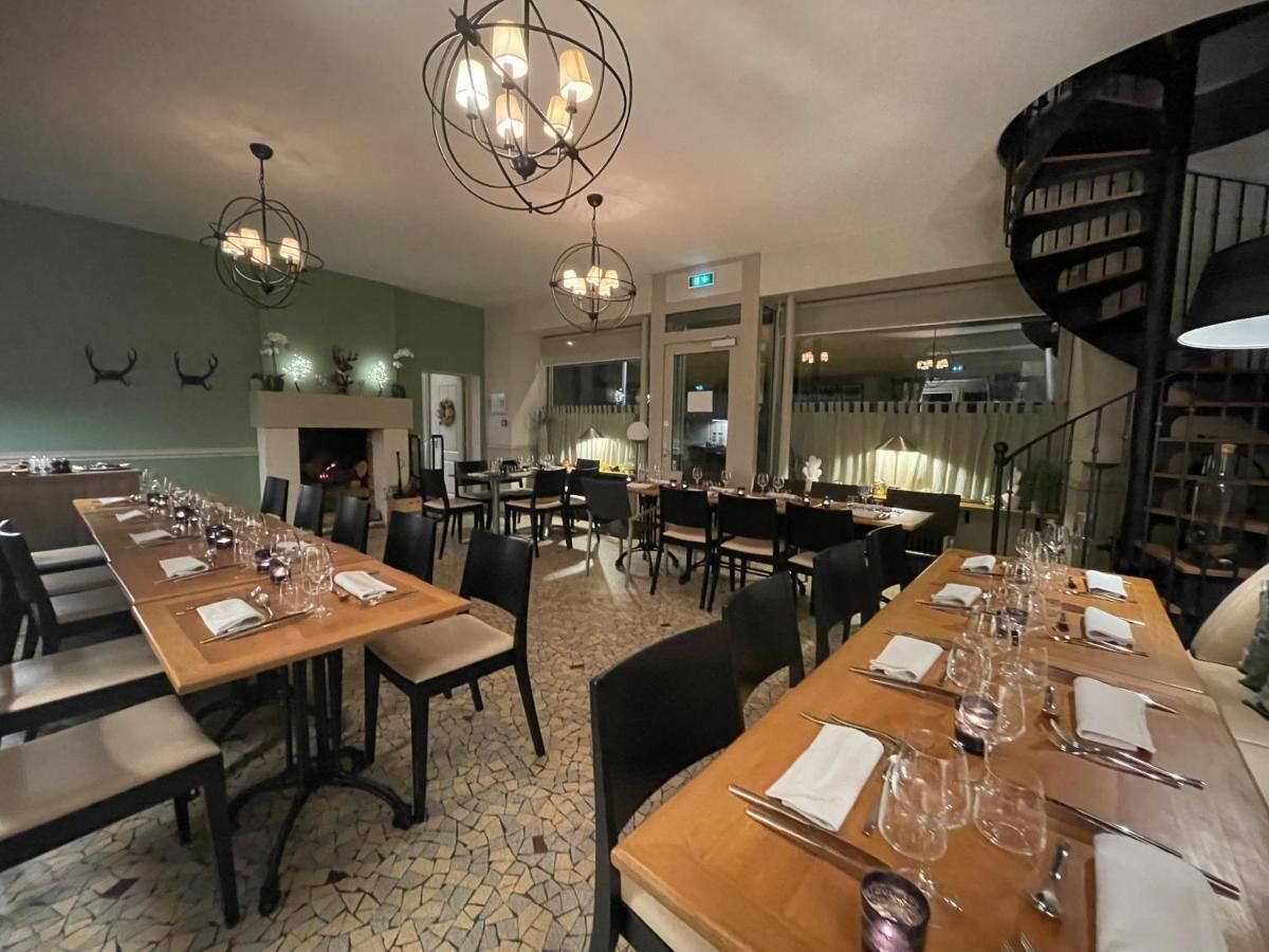 Déjeuner et dîner servis sur place