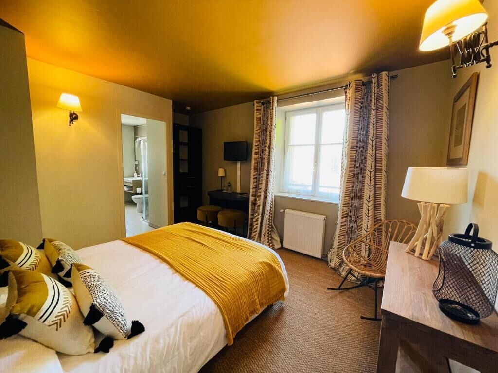 1 chambre, décoration personnalisée, ameublement personnalisé, bureau