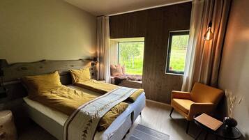 Quarto casal ou duplo conforto, 1 cama Queen, vista para a montanha | Cortinas blackout, quartos à prova de som, ferros/tábuas de passar roupa