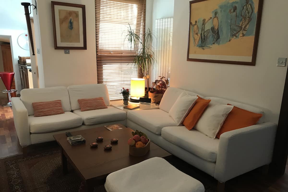 Business Apartment, 2 Bedrooms | Individually decorated, individually furnished, iron/ironing board