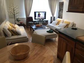 Executive Apartment, 2 Bedrooms | Individually decorated, individually furnished, iron/ironing board - Luxury Kensington Apartment W8 (London)