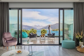 One Bedroom Suite Sea View | 高档床上用品、加厚床垫、迷你吧、客房内保险箱