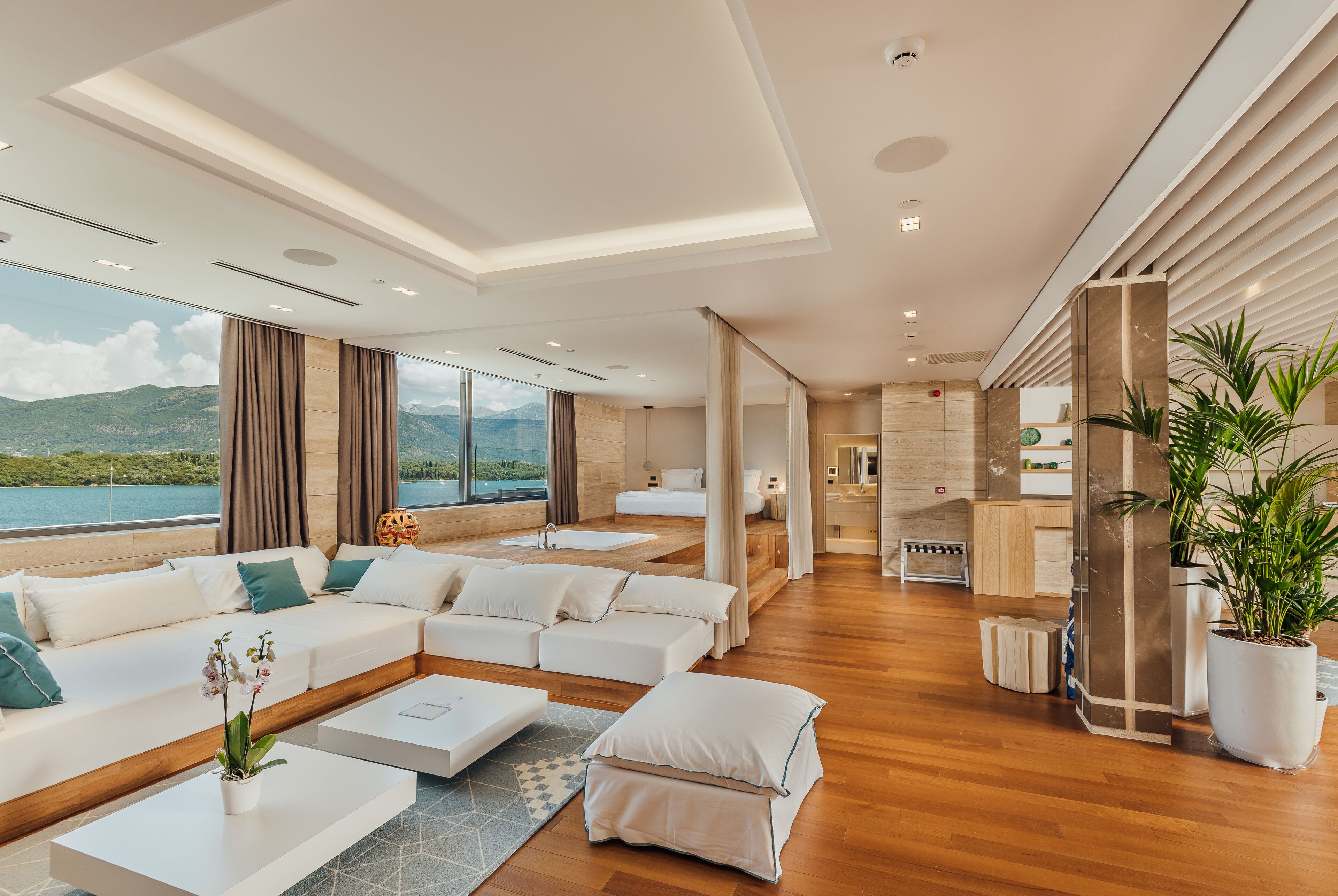 premium bedding, pillow-top beds, minibar, in-room safe