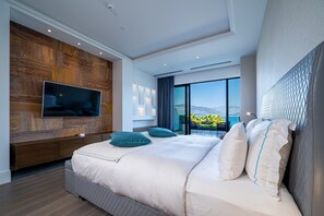 Premium bedding, pillowtop beds, minibar, in-room safe
