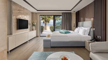 Superior Room Poolside View | Ropa de cama de alta calidad, colchones con acolchado adicional, minibar