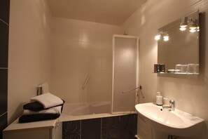 Chambre Double Classique | Salle de bain