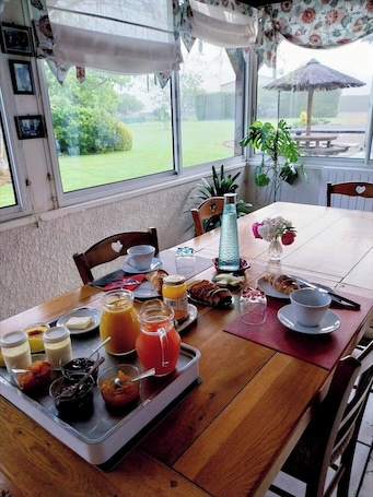 Daily continental breakfast for a fee. La Grange de Georges