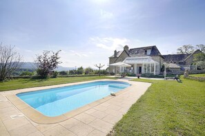 Piscine extérieure (ouverte en saison)